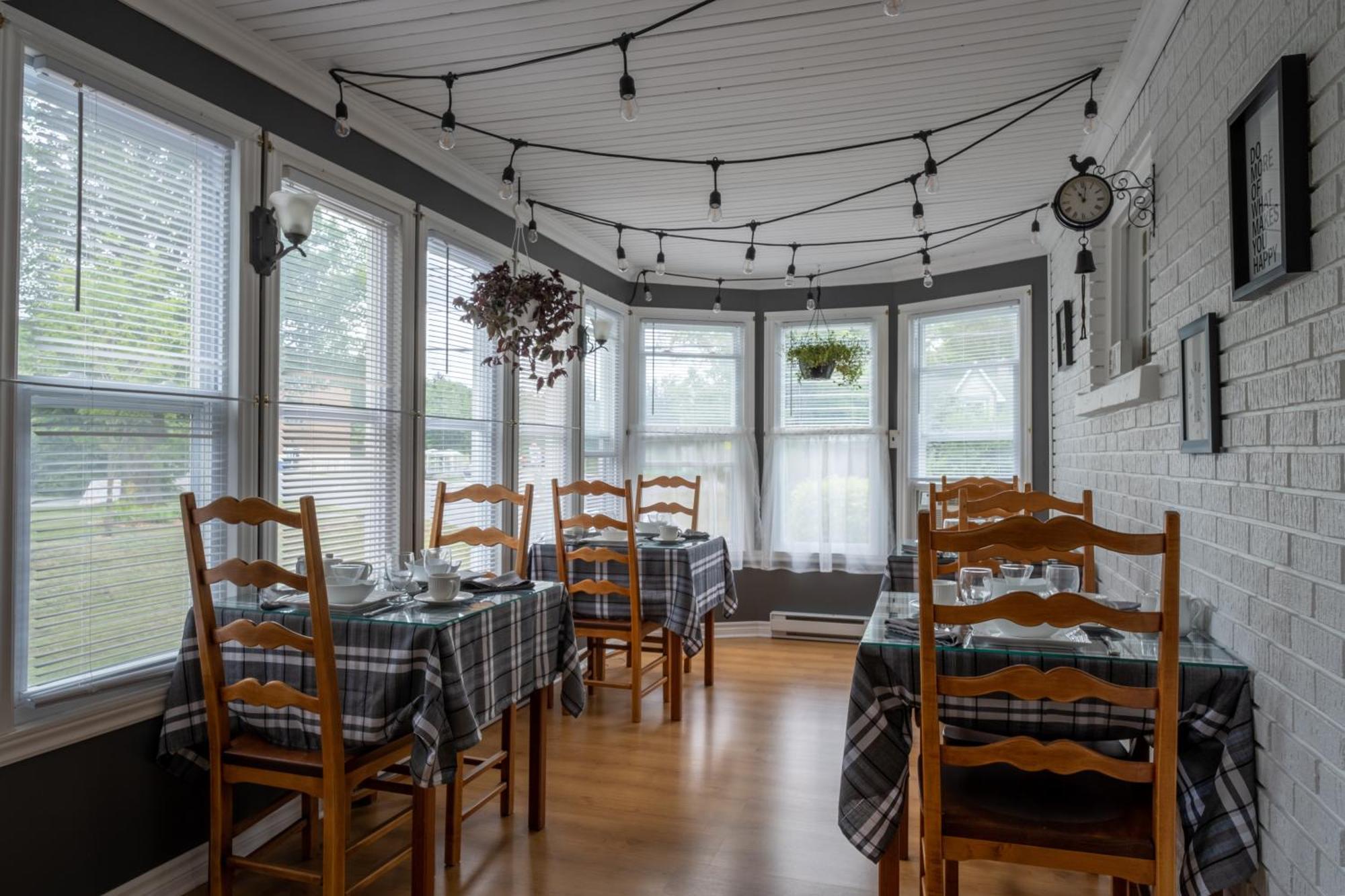 Bed and Breakfast Au Coq Du Bonheur Magog Zewnętrze zdjęcie